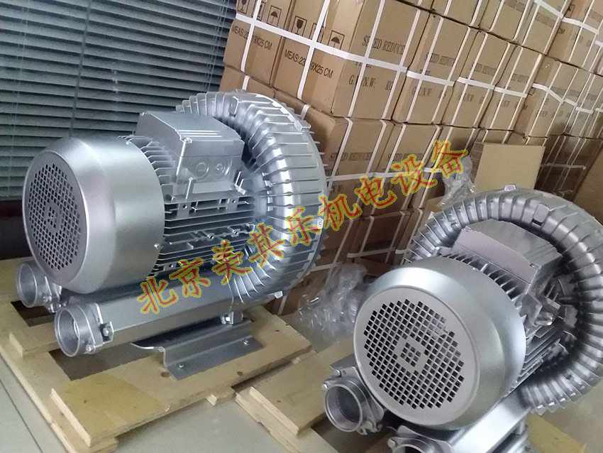 高壓鼓風(fēng)機(jī)成品庫(kù)房